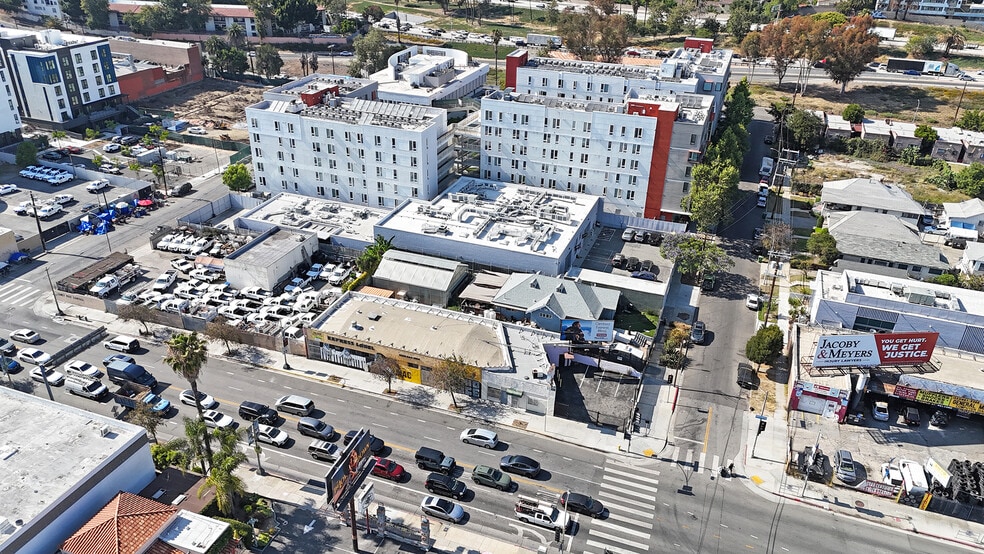 More Photos Of 3651 Beverly Blvd, Los Angeles Storefront For Lease