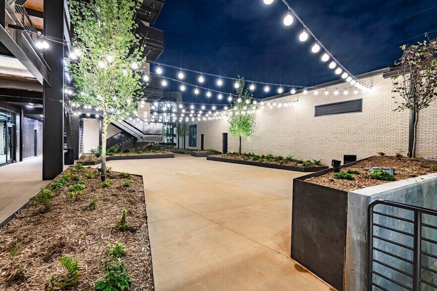 More Photos Of 745 Echo St NW, Atlanta Office For Lease