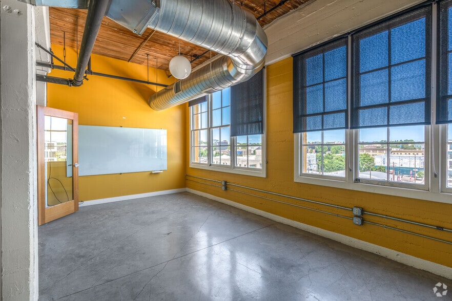 More Photos Of 107 SE Washington St, Portland Loft Creative Space For Lease