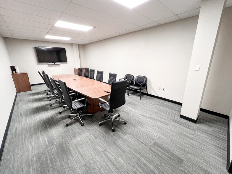 More Photos Of 3300 N A St, Midland Office For Lease
