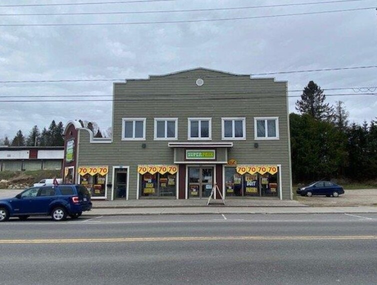 Primary Photo Of 669-677 Rue L'annonciation N, Rivière-Rouge Freestanding For Lease