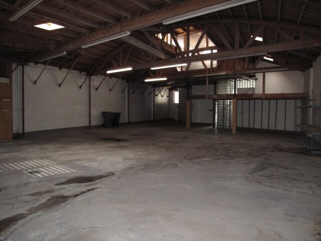 More Photos Of 526 W Garfield Ave, Glendale Manufacturing For Lease