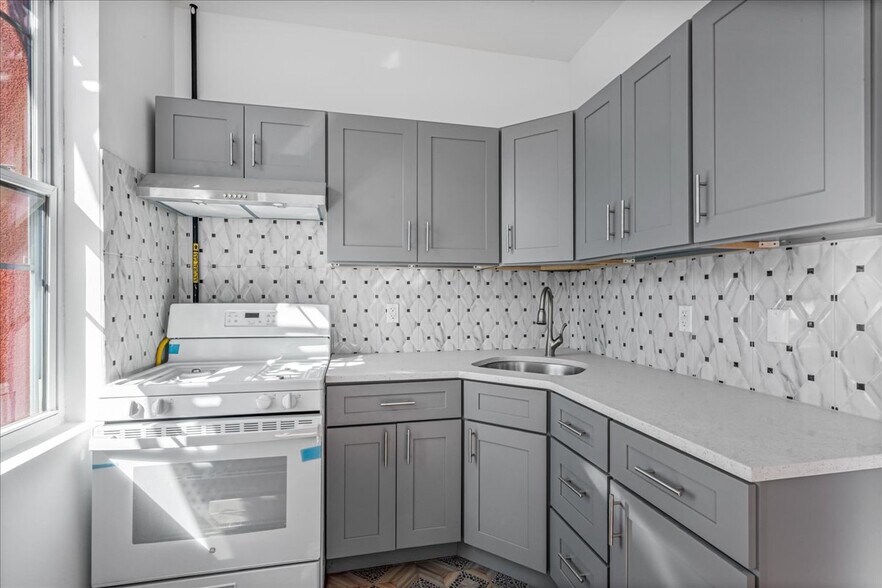 More Photos Of 37 Jewel St, Brooklyn Apartments For Sale