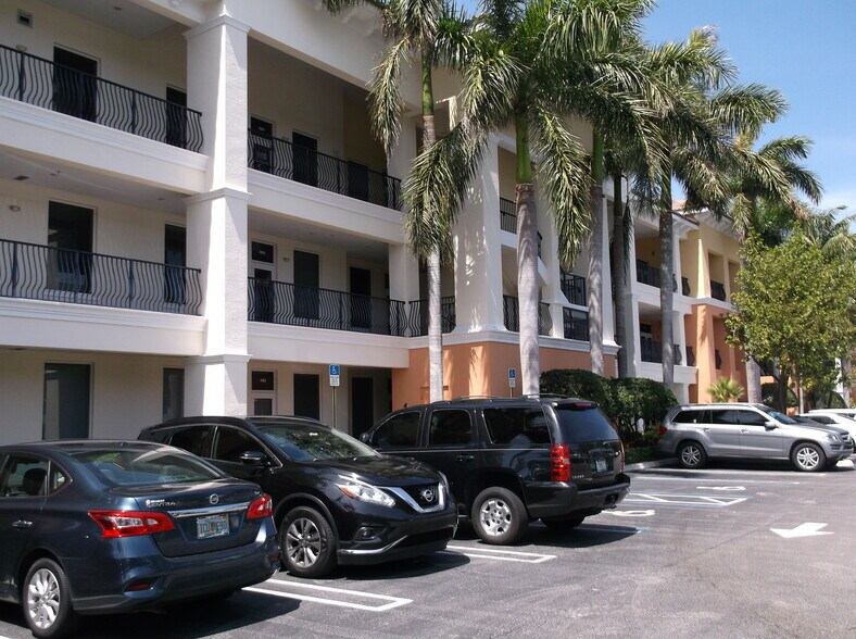 More Photos Of 2465 Mercer Ave, West Palm Beach Office For Lease