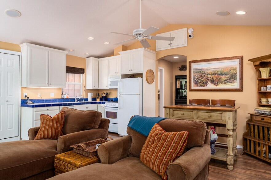 More Photos Of 8054 Fairplay Rd, Somerset Winery Vineyard For Sale