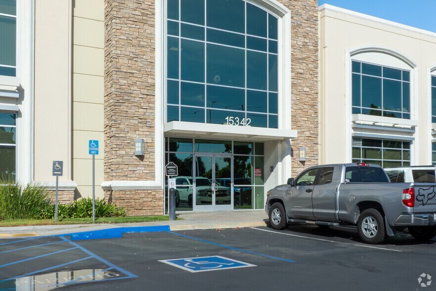 More Photos Of 15342 El Prado Rd, Chino Loft Creative Space For Lease