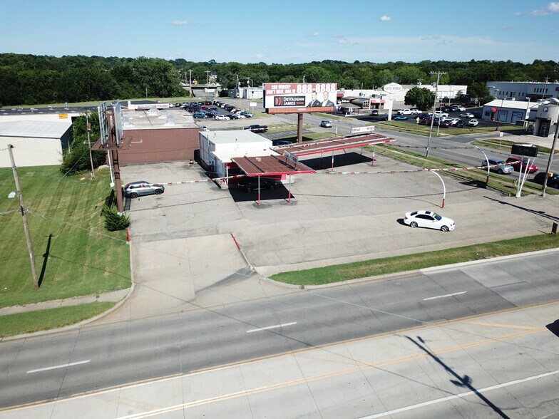 More Photos Of 100 SE 29th St, Topeka Land For Lease
