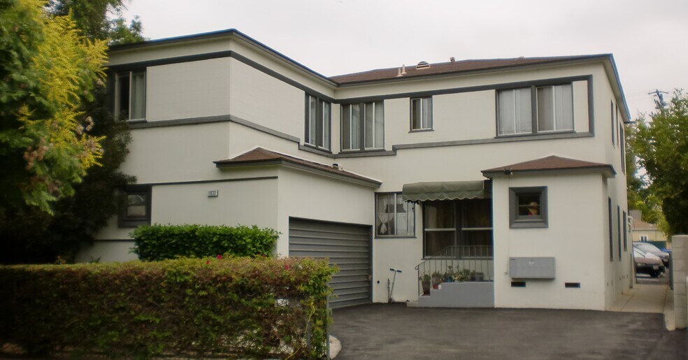 Primary Photo Of 1937 17th St, Santa Monica Apartments For Sale