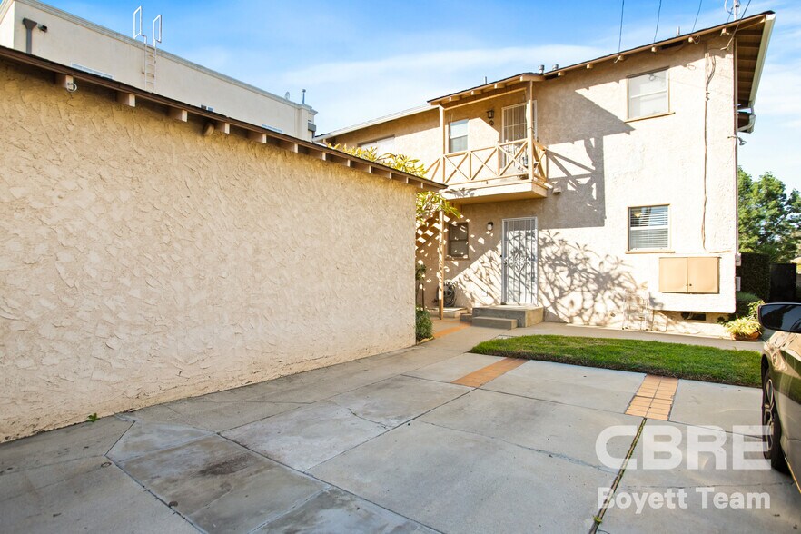 More Photos Of 6504 Woodley Ave, Van Nuys Apartments For Sale