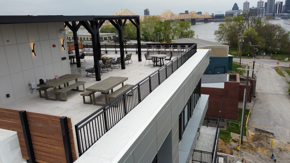 More Photos Of 1400 Main St, Clarksville Apartments For Lease