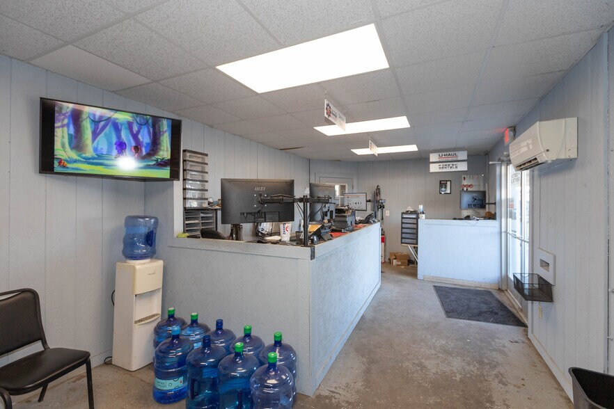 More Photos Of 2660 Hawcreek Blvd, Columbus Warehouse For Sale