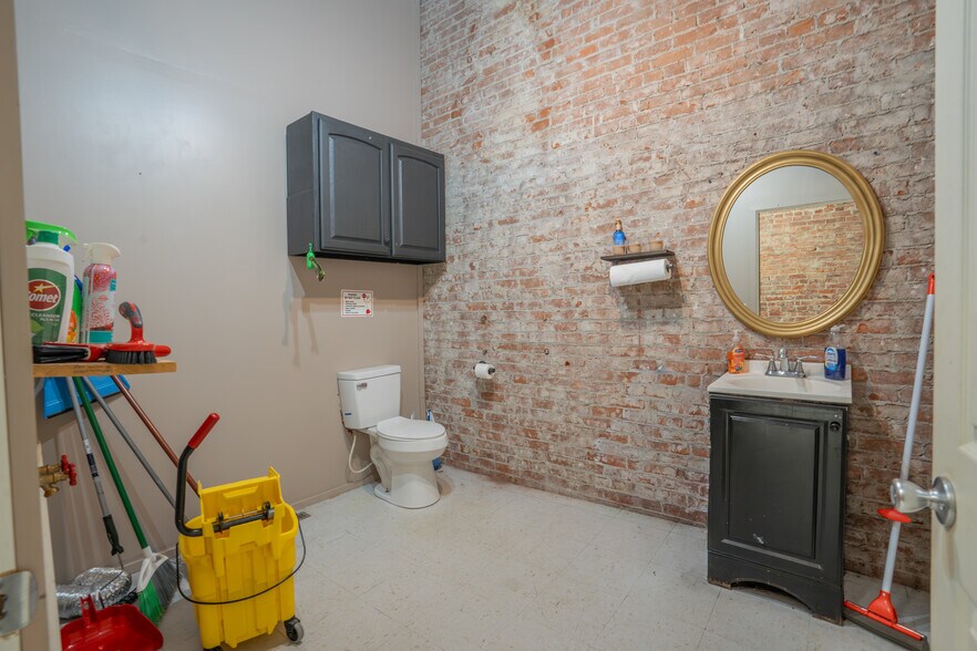 More Photos Of 207 S Railroad St, Brookston General Retail For Sale
