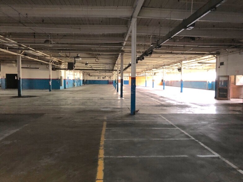 More Photos Of 1 Balcrank Way, Weaverville Warehouse For Lease