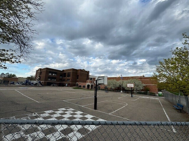 More Photos Of 1118 4th St, Hudson Schools For Sale