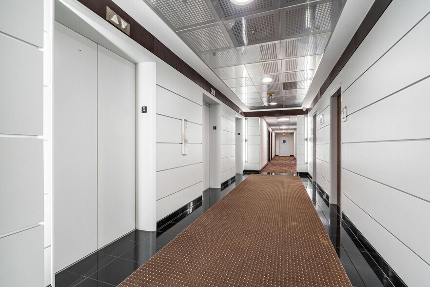 More Photos Of 2455 E Sunrise Blvd, Fort Lauderdale Loft Creative Space For Sale