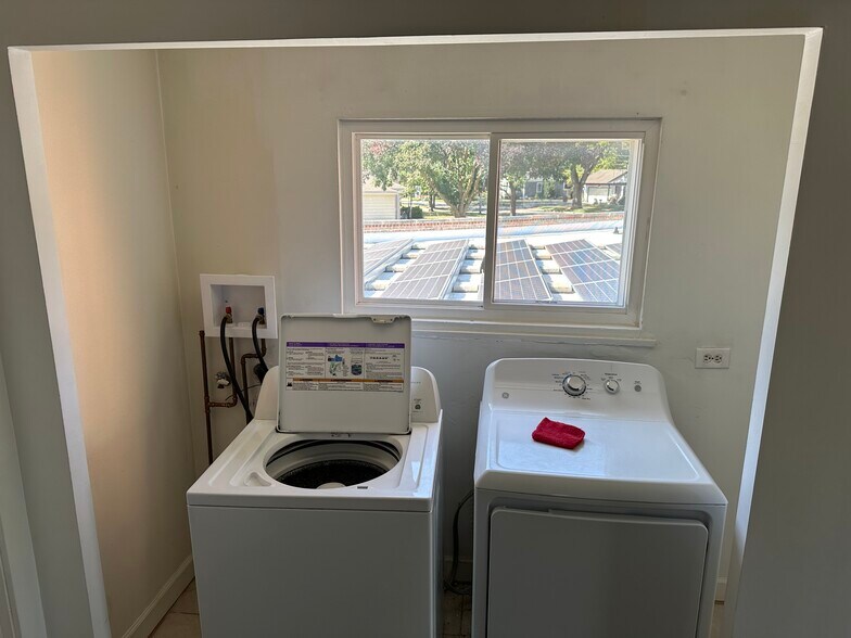 More Photos Of 220-230 Hicks Pl, Palatine Storefront Retail Residential For Sale