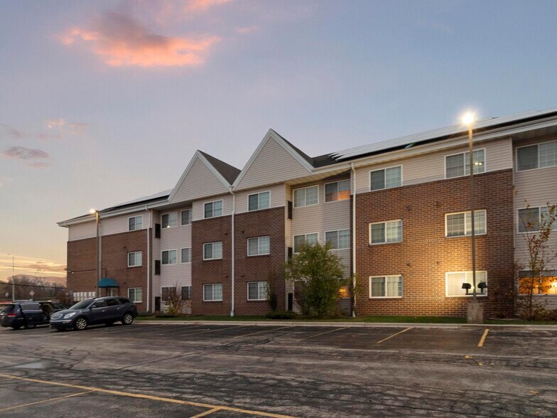 More Photos Of 1001 W College, Oak Creek Hotel For Sale