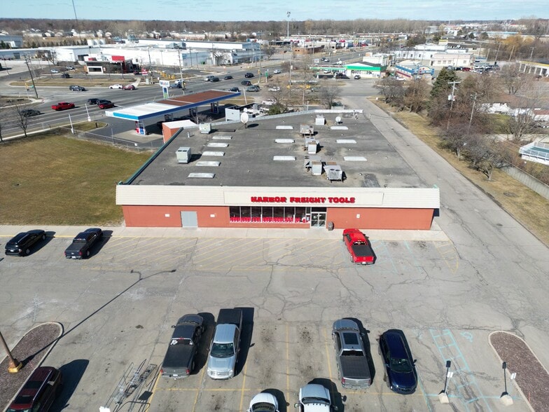 More Photos Of 34800 Groesbeck Hwy, Clinton Township Freestanding For Lease