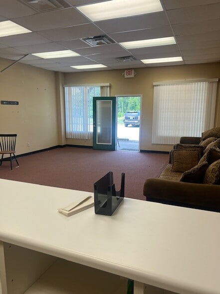 More Photos Of 511 Settlement Rd, Gray General Retail For Lease