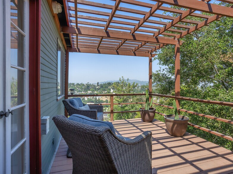 More Photos Of 1825 Altivo Way, Los Angeles Multifamily For Sale