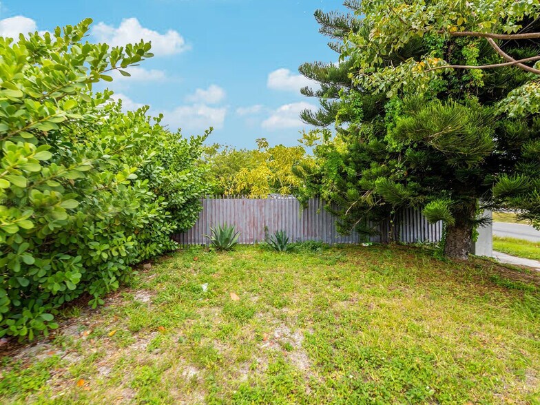 More Photos Of 400 NW 1st St, Dania Beach Land For Sale