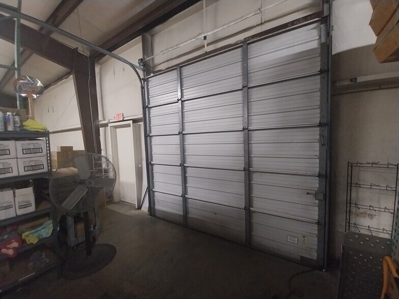 More Photos Of 6214 Krempen Ave, San Antonio Warehouse For Sale