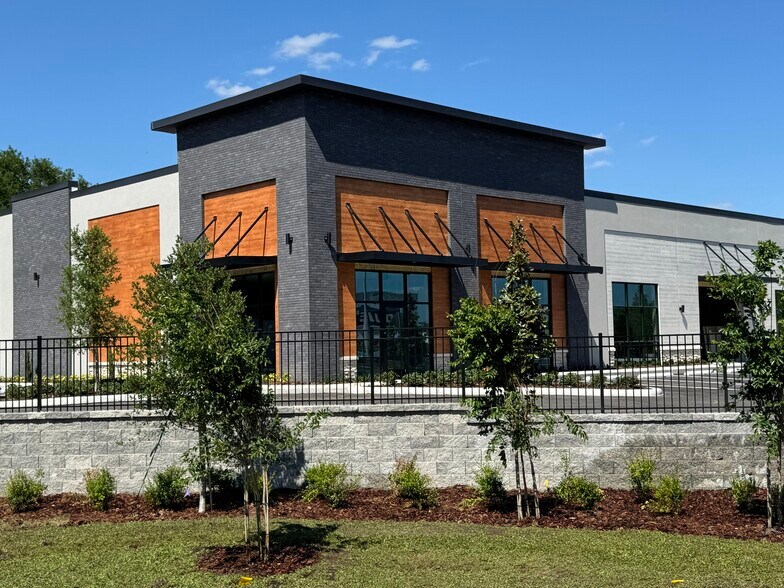 More Photos Of 4451 S Poinciana Blvd, Kissimmee General Retail For Lease