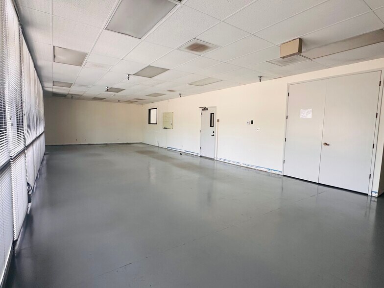 More Photos Of 1050 W Central Ave, Brea Manufacturing For Lease