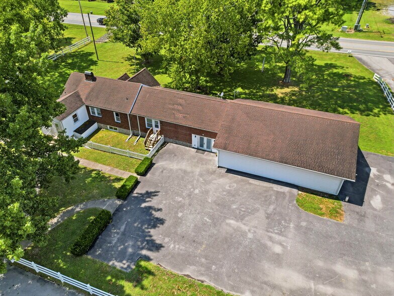 More Photos Of 1063 Louisville Hwy, Goodlettsville Flex For Sale