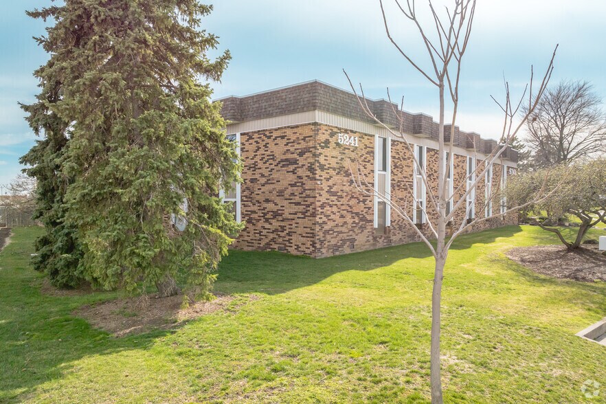 More Photos Of 5241 Southwyck Blvd, Toledo Office For Lease