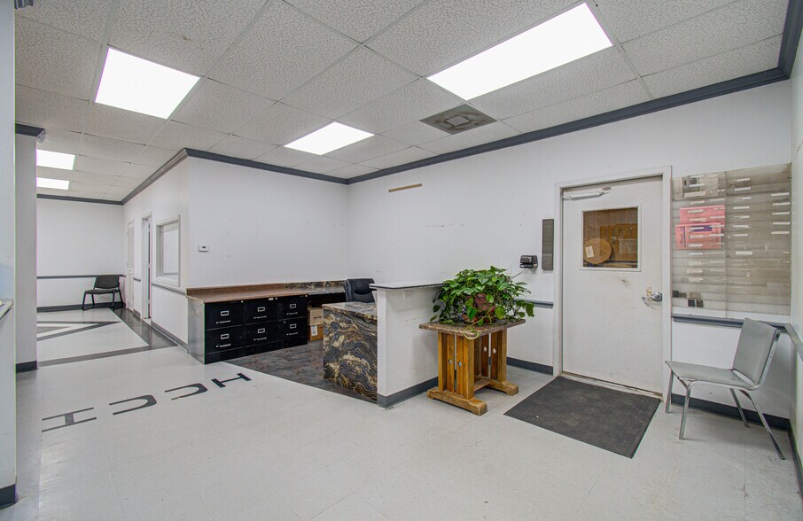 More Photos Of 7571 Morley St, Houston Warehouse For Sale
