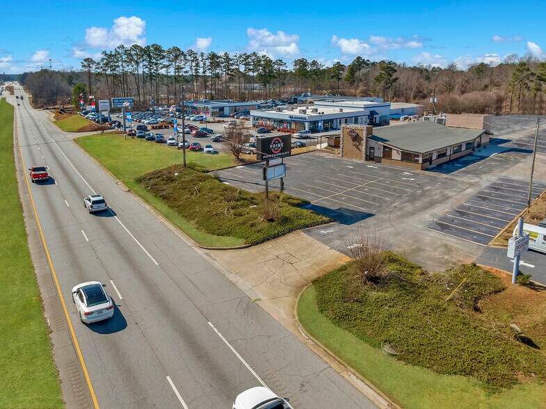 More Photos Of 7643 Highway 85, Riverdale Restaurant For Lease