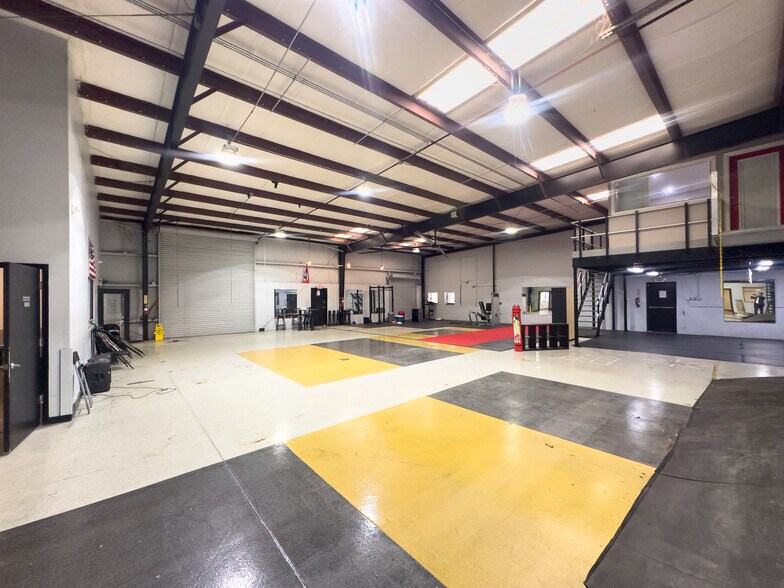 More Photos Of 2315 E 3rd Ave, Tampa Warehouse For Lease