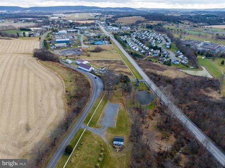 More Photos Of 1160 Old Bernville Rd, Reading Showroom For Sale