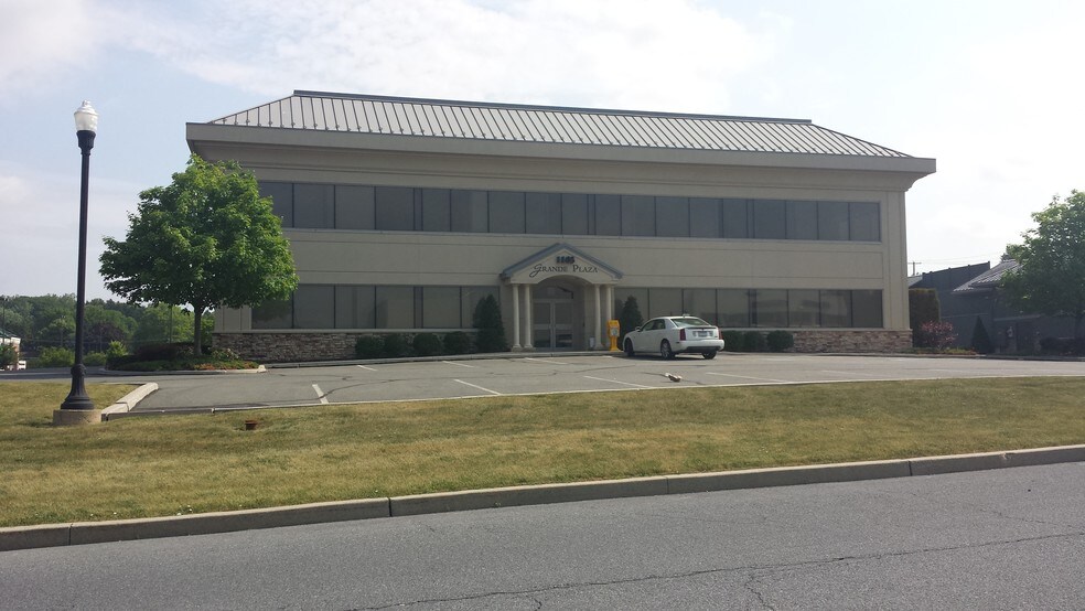 More Photos Of 1103 Rocky Dr, West Lawn Medical For Lease