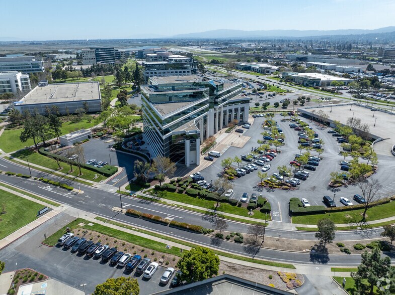 More Photos Of 303 Twin Dolphin Dr, Redwood City Office For Lease