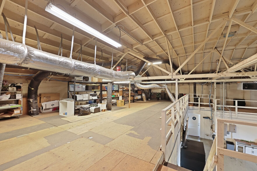 More Photos Of 702-714 W Fremont St, Stockton Light Distribution For Lease