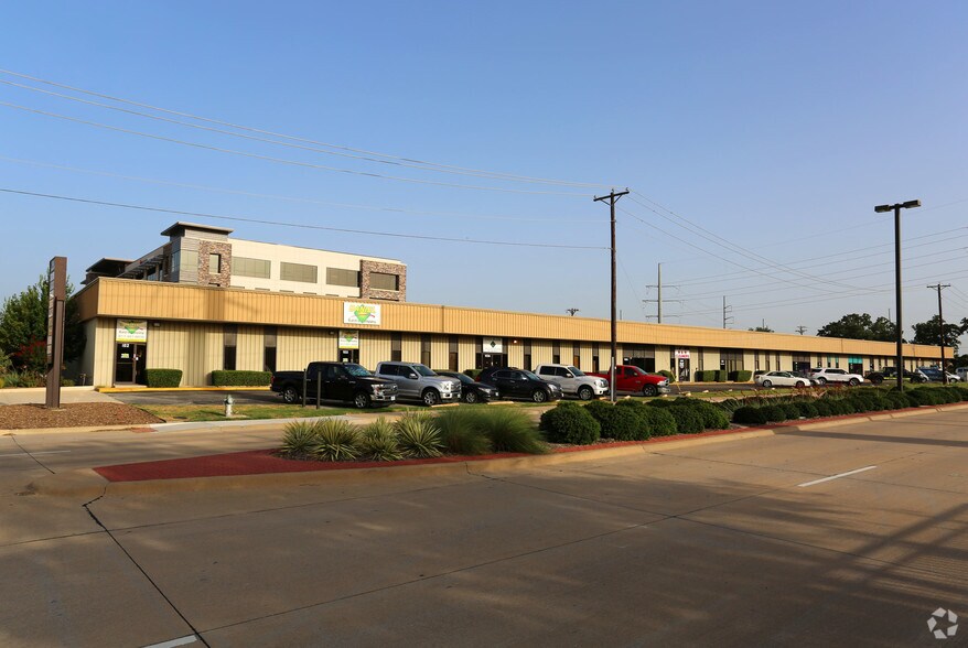 More Photos Of 500 N Kimball Ave, Southlake Showroom For Lease