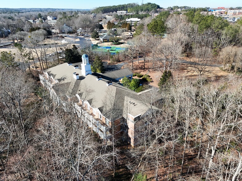 More Photos Of 425 Country Club Dr, Stockbridge Healthcare For Sale