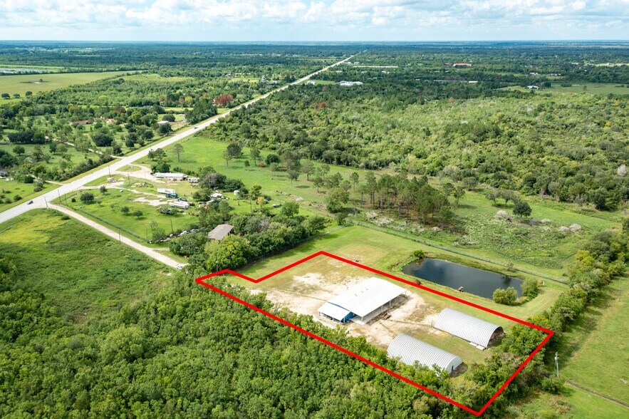 More Photos Of 4512 S Highway 35, Alvin Light Manufacturing For Lease