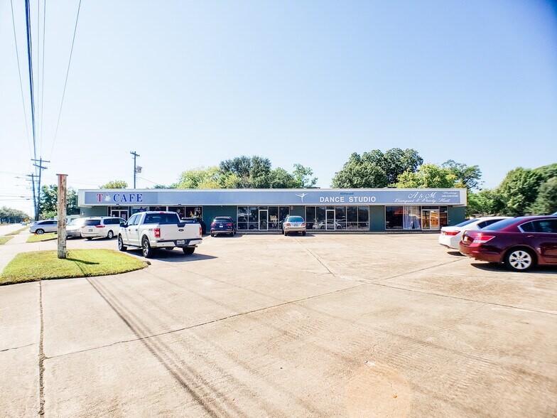 More Photos Of 10906-10918 Beamer Rd, Houston Storefront For Lease