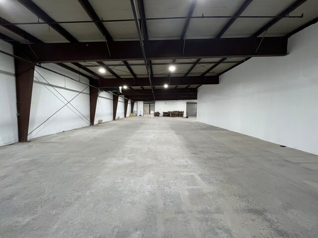 More Photos Of 466 E Brighton Ave, Syracuse Distribution For Sale