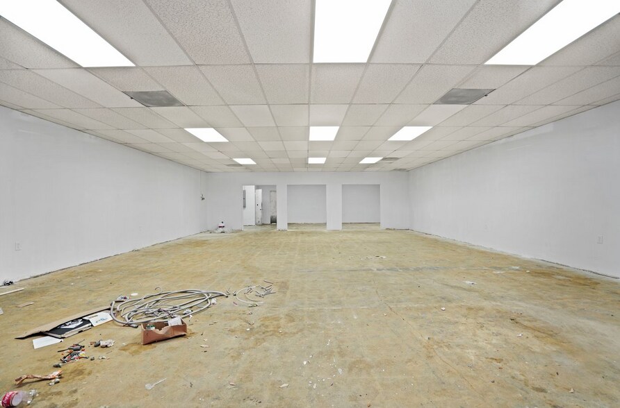 More Photos Of 1762 N Tustin St, Orange Unknown For Lease