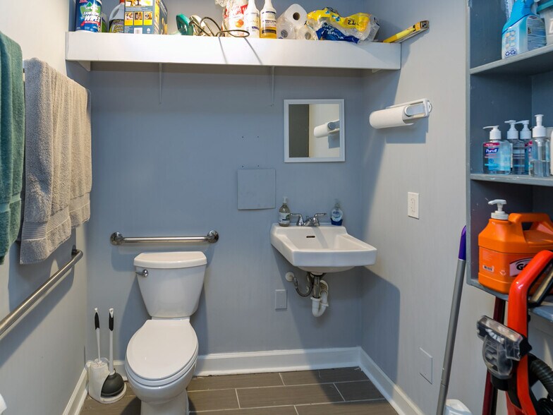 More Photos Of 12223 Hampton Way, Wake Forest Storefront For Sale