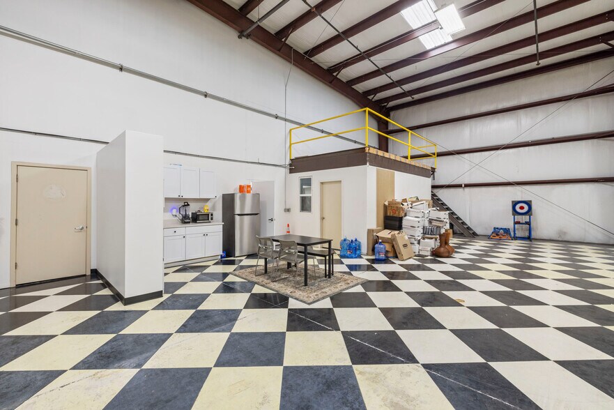 More Photos Of 401 Glass Ln, Modesto Warehouse For Sale