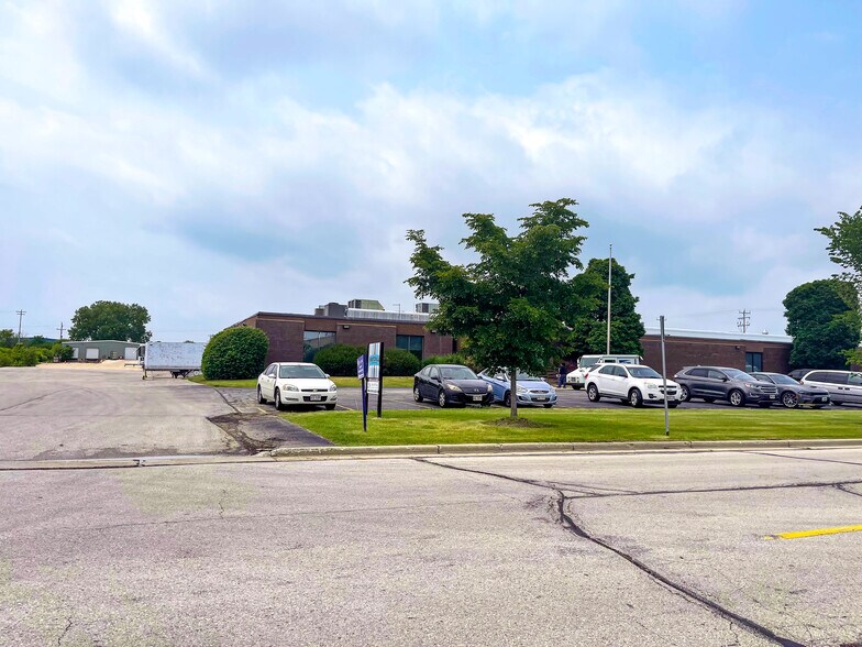 More Photos Of 9009 N 51st St, Brown Deer Manufacturing For Sale