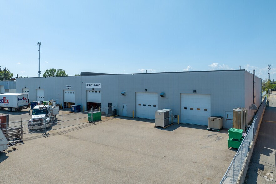 More Photos Of 4416 64th Ave SE, Calgary Service For Sale