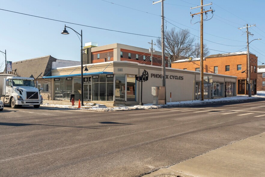 More Photos Of 300 S Illinois Ave, Carbondale Storefront Retail Office For Sale
