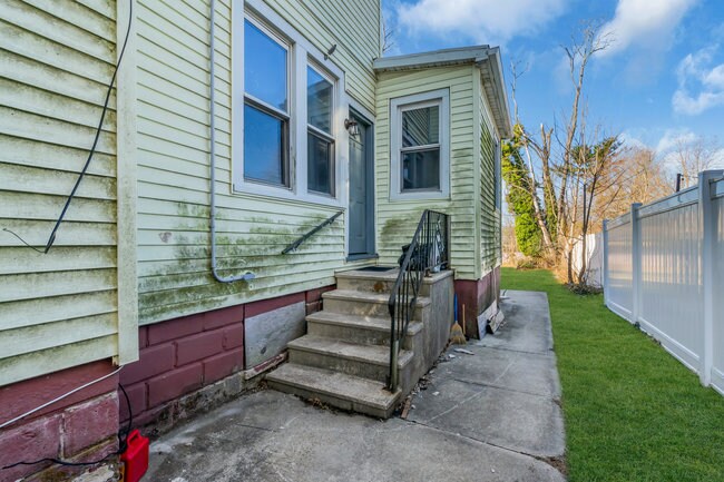 More Photos Of 1657 Pennington Rd, Ewing Apartments For Sale