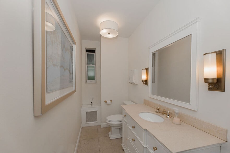 More Photos Of 51 Fifth Ave, New York Apartments For Sale